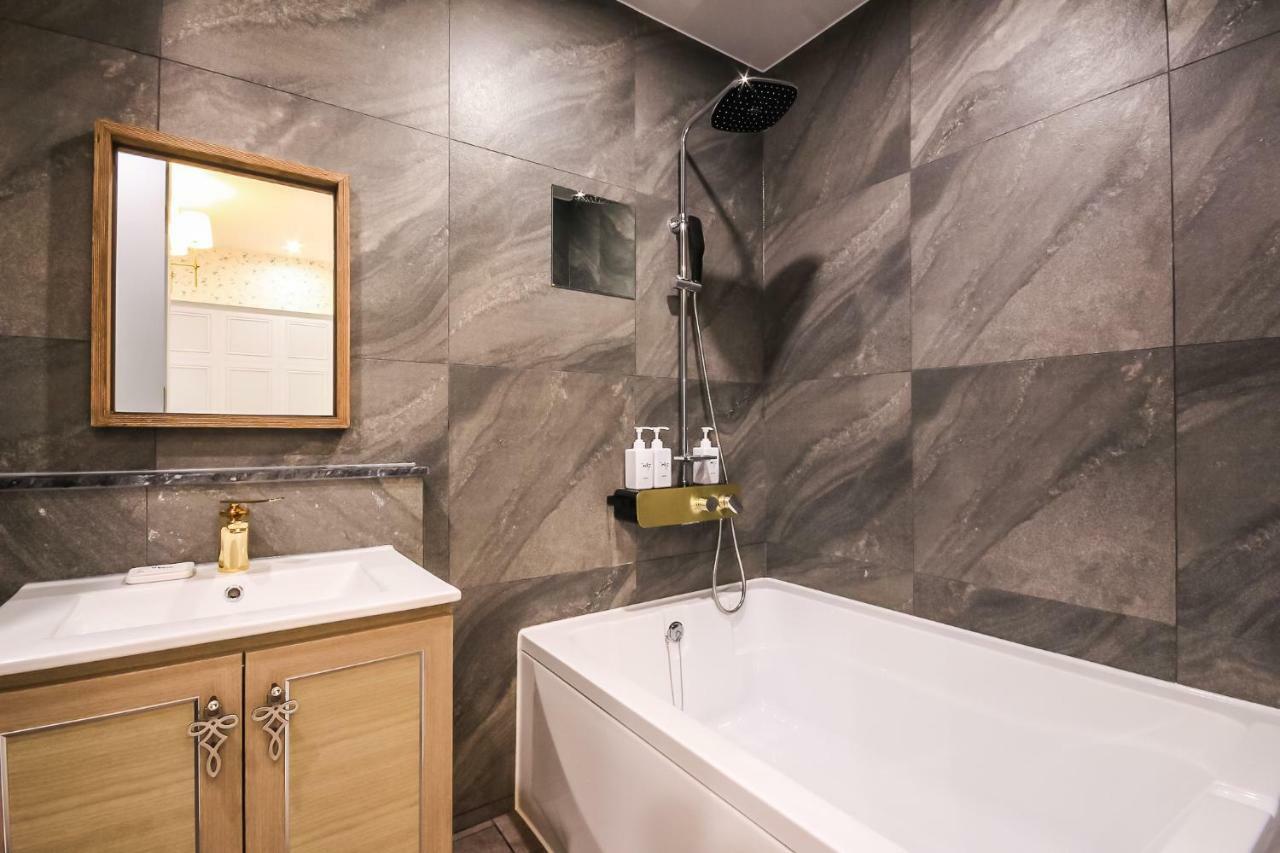 Hotel Seowa Gimhae Bagian luar foto