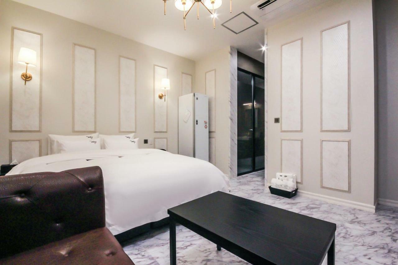 Hotel Seowa Gimhae Bagian luar foto