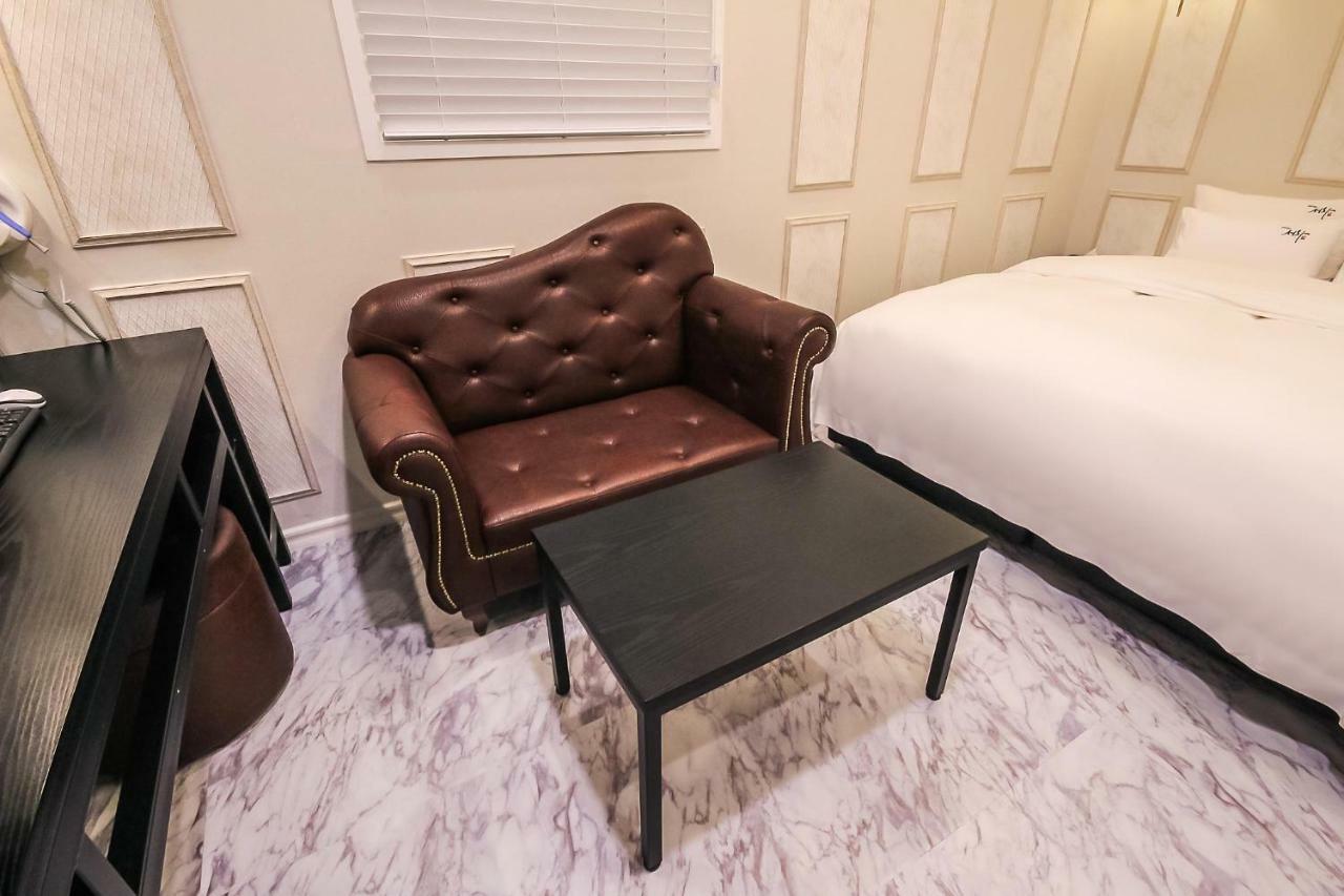 Hotel Seowa Gimhae Bagian luar foto