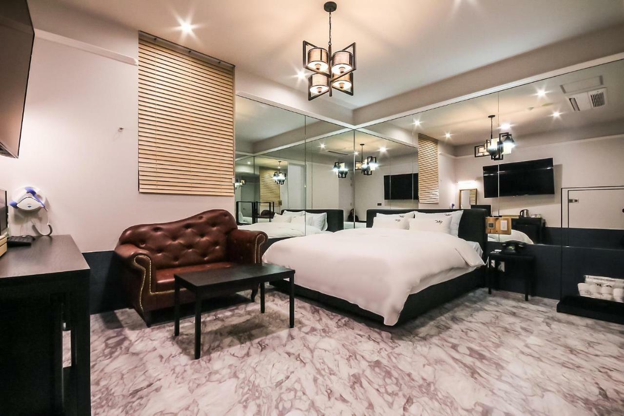 Hotel Seowa Gimhae Bagian luar foto