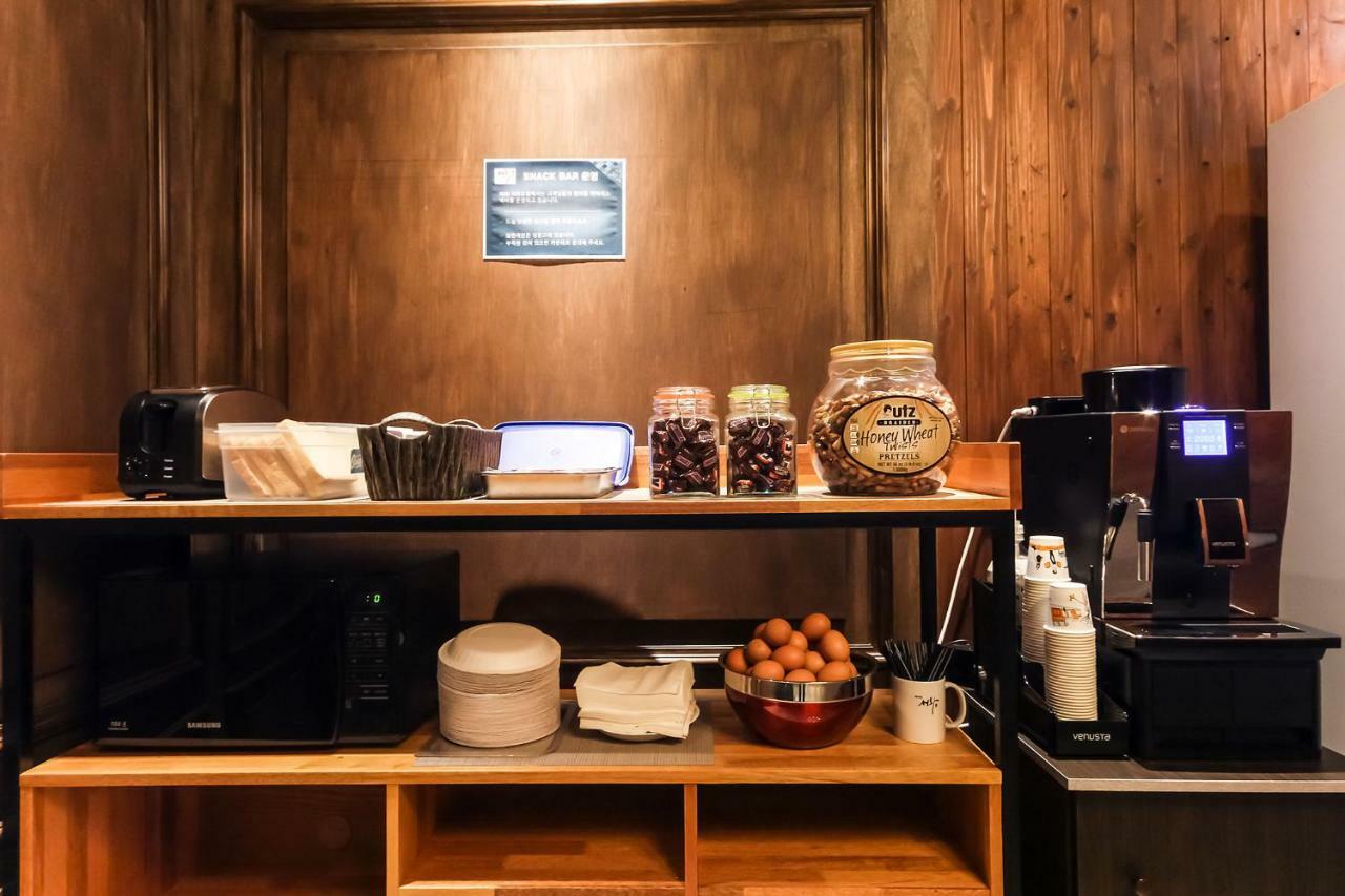 Hotel Seowa Gimhae Bagian luar foto